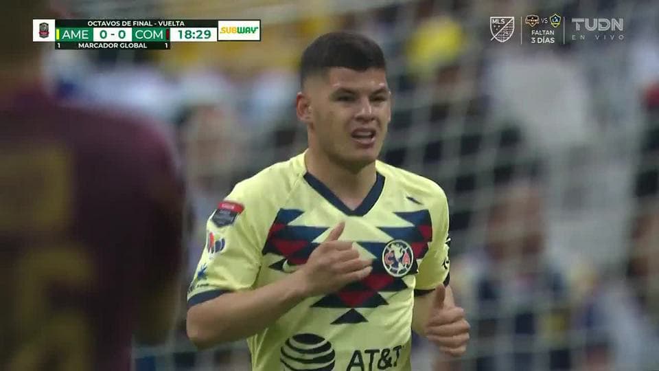 Tiro desviado de Richard Sánchez