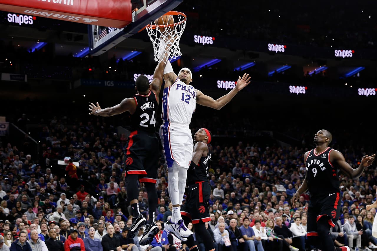 Philadelphia 76ers 110-104 Toronto Raptors