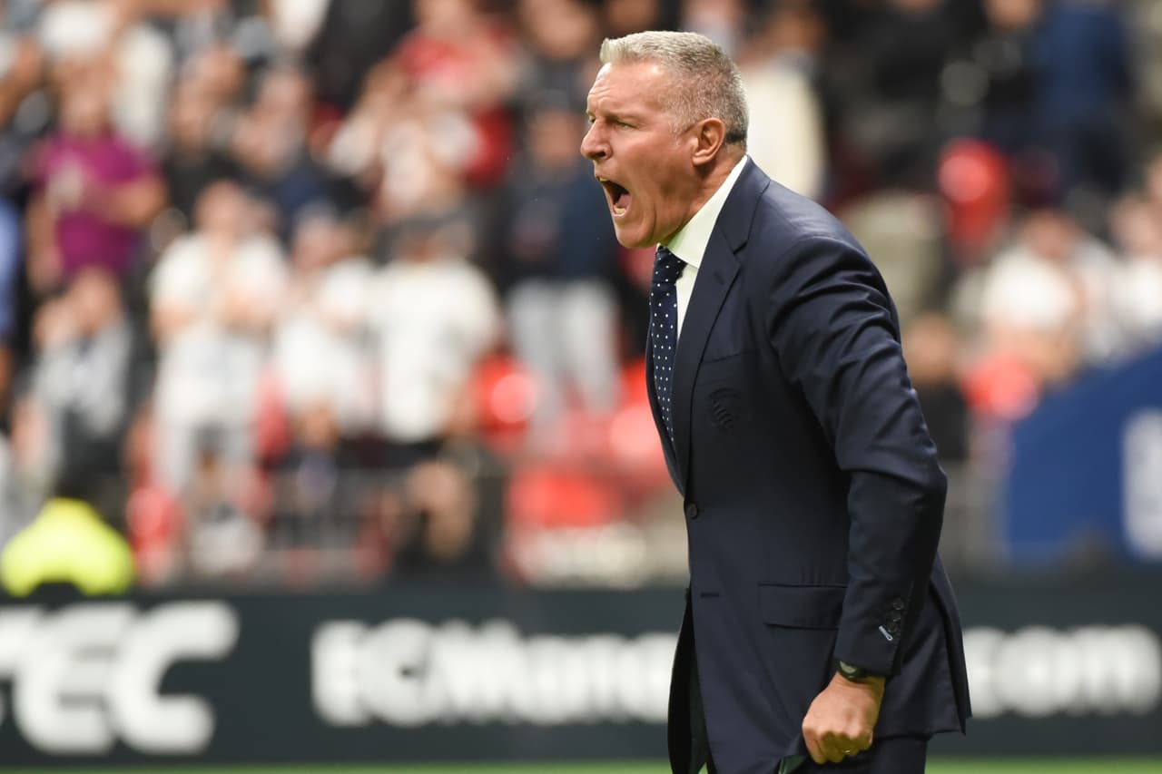 Peter Vermes, entrenador de Sporting Kansas City, fue elegido como el técnico de este Equipo de la Semana. En su banco de suplentes se sentarían Steve Clark (POR), Dario Zuparic (POR), Jakob Glesnes (PHI), Artur (CLB), Thiago Santos (DAL), Brenden Aaronson (PHI) y Tosaint Ricketts (VAN).