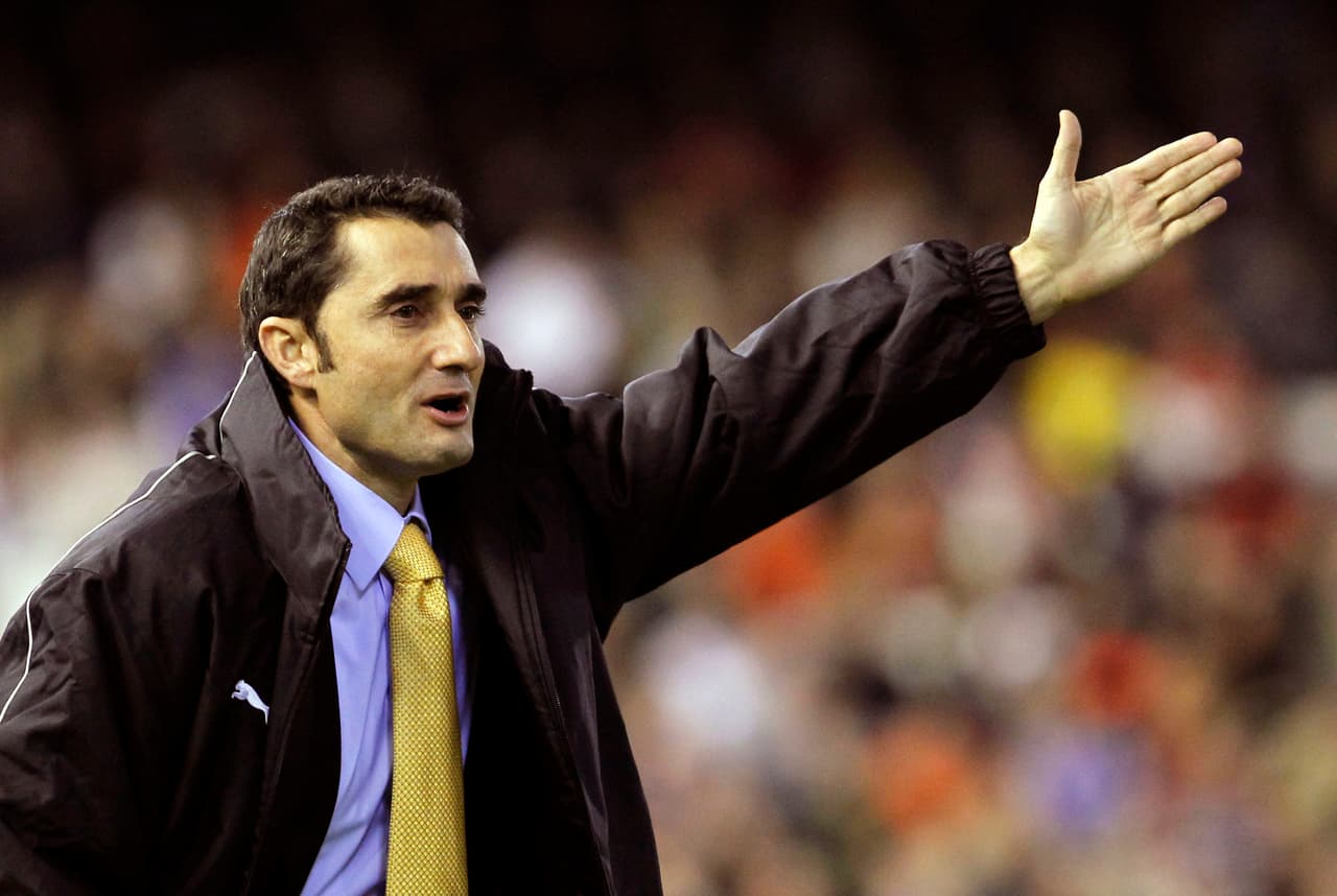 Como jugador, la '
<i>Txingurri' </i>–hormiga en euskera, el idioma de los vascos– fue delantero y debutó con el Deportivo Alavés. Luego pasó por Sestao, Espanyol, Mallorca (donde se retiró), Barcelona (donde ganó sus únicos dos títulos) y Athletic Bilbao (donde despuntó como goleador con 44 anotaciones en 170 participaciones).