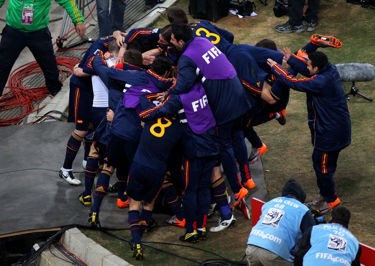 Ese homenaje duró apenas algunos segundos en medio de la celebración, pero sin duda pasó a la eternidad por su nobleza.