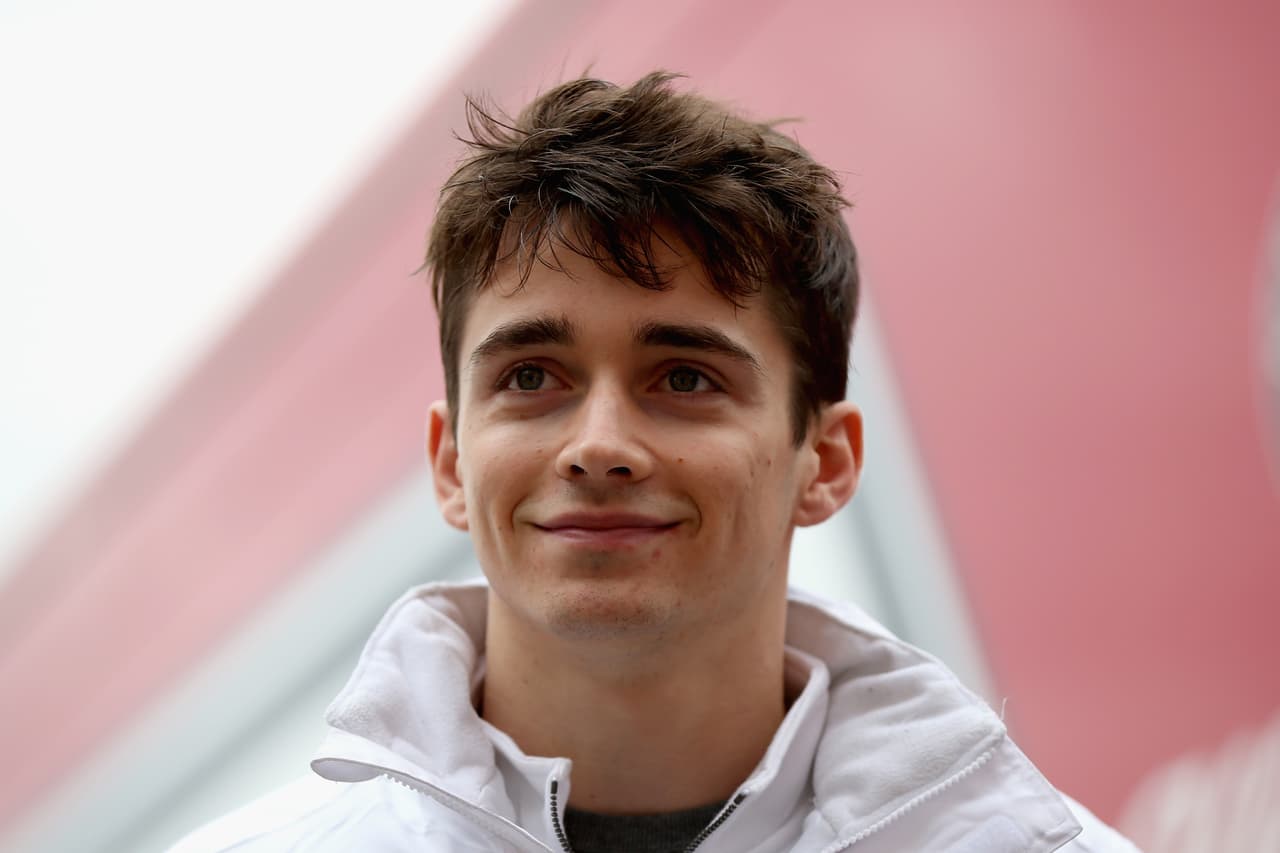 <b>Alfa Romeo Sauber F1 Team: </b>16. Charles Leclerc. Nació en Mónaco el 16 de octubre de 1997 (20 años). Participó entre 2016 (Haas) y 2017 (Sauber) en pruebas libres. Campeón de la FIA Fórmula 2 en 2017.
