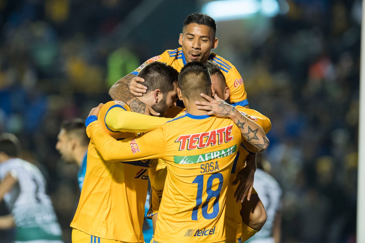 Ismael Sosa abrió el marcador al minuto 22 tras empujar un balón que quedó suelto tras una gran jugada de Gignac.