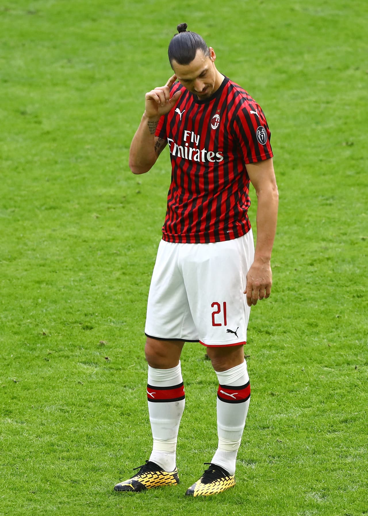 Coronavirus da fuerte golpe a Zlatan