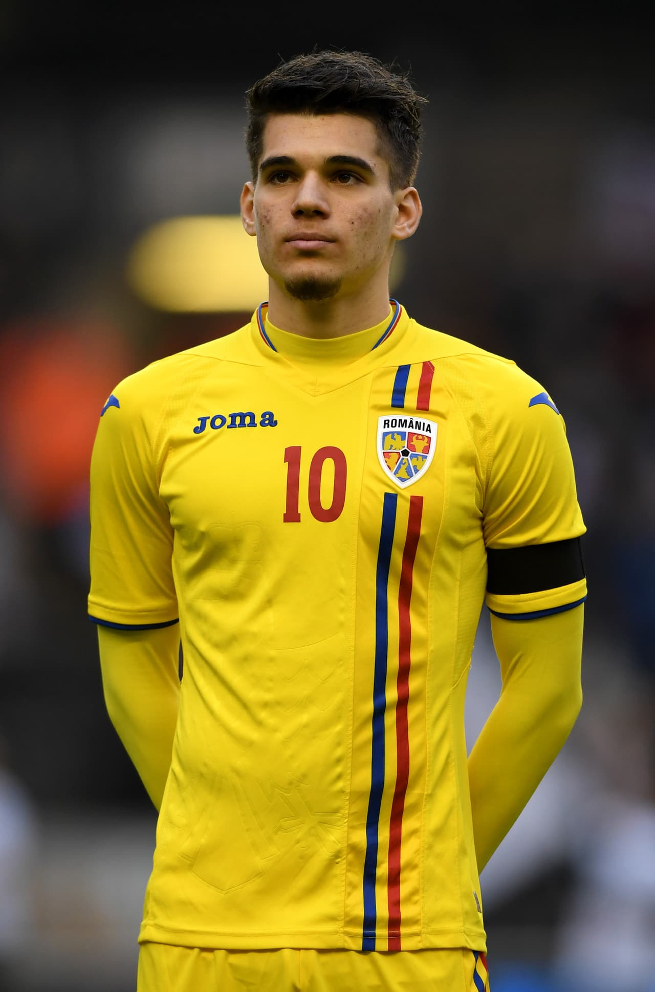 Ianis Hagi: Hijo del 'Maradona de los Cárpatos', Gheorghe Hagi. Tuvo gran actuación en el pasado Mundial Sub-20 y firmó con el Genk de Bélgica.