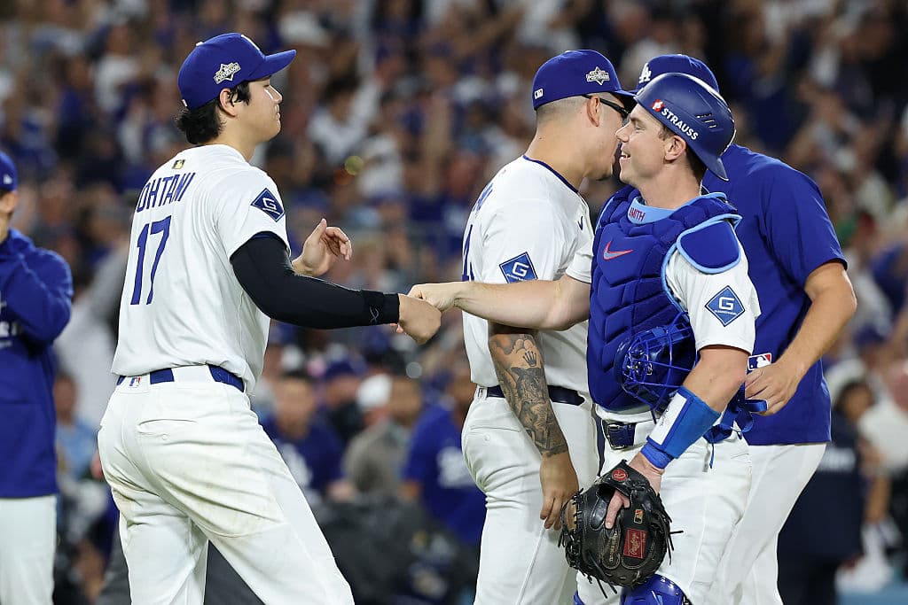 Abrió el juego para los Dodgers con un batazo de 120 metros, conectó un gigantesco jonrón de 146 metros en el cuarto inning y lo coronó con otro jonrón de 136 metros en el séptimo.