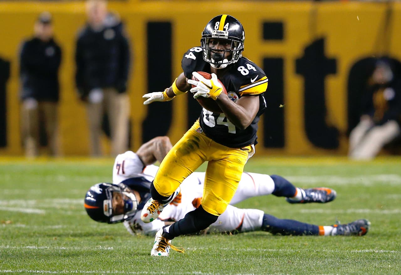 4 / ANTONIO BROWN - WR - PITTSBURGH STEELERS - La temporada 2015 fue la mejor en su carrera de 6 años con los Steelers. De hecho las últimas 3 han sido espectaculares. Atrapó 136 pases para 1,834 yardas y 10 touchdowns. También colaboró en regresos de patada, incluyendo uno de touchdown de 71 yardas contra los Colts. El año pasado fue 8 en el Top 100.