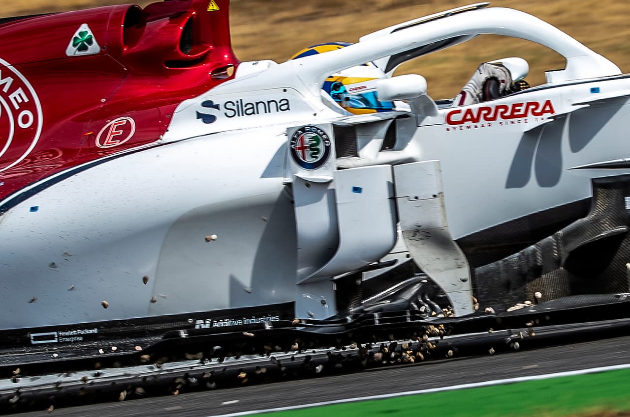 El otro sauber, del monegasco Charles Leclerc, alcanzó el noveno lugar de la grulla de partida.