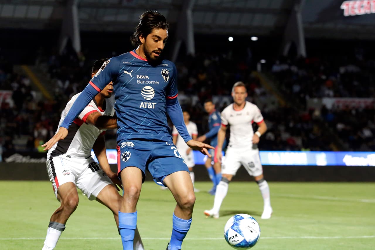 Rodolfo Pizarro fue el jugador más rescatable de Rayados, pues su manejo del balón permitió que el cuadro regio estuviera más cerca de marcar el primer gol.