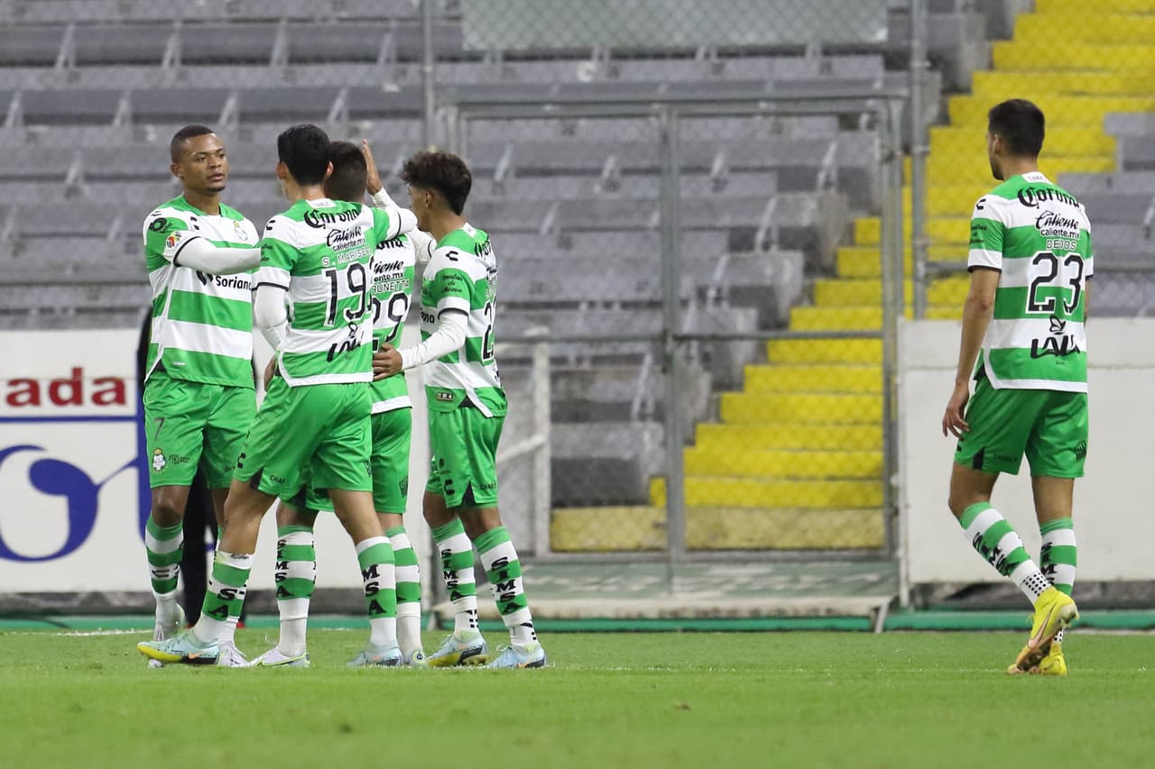 Santos Laguna derrotó a Mazatlán en su penúltimo partido dentro de la Copa por México 2022 con marcador de 3-2. Los goles de los Guerreros los hicieron Preciado, Brunetta y Medina; mientras que los cañoneros descontaron con tantos de Nahuelpán y Bárcenas.
