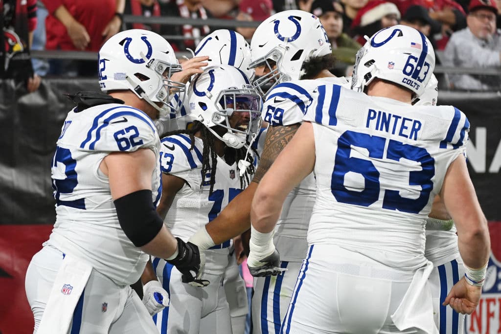 Carson Wentz quiere regresar a los Colts a pelear por un Super Bowl y comanda la victoria 22-16.