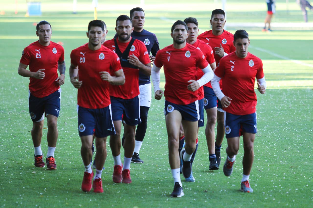 En medio de la jornada de amistosos de FIFA, Chivas de Guadalajara entrenó en Chivas Verde Valle y trabaja con la idea de mejorar en el Clausura 2019 de Liga MX.