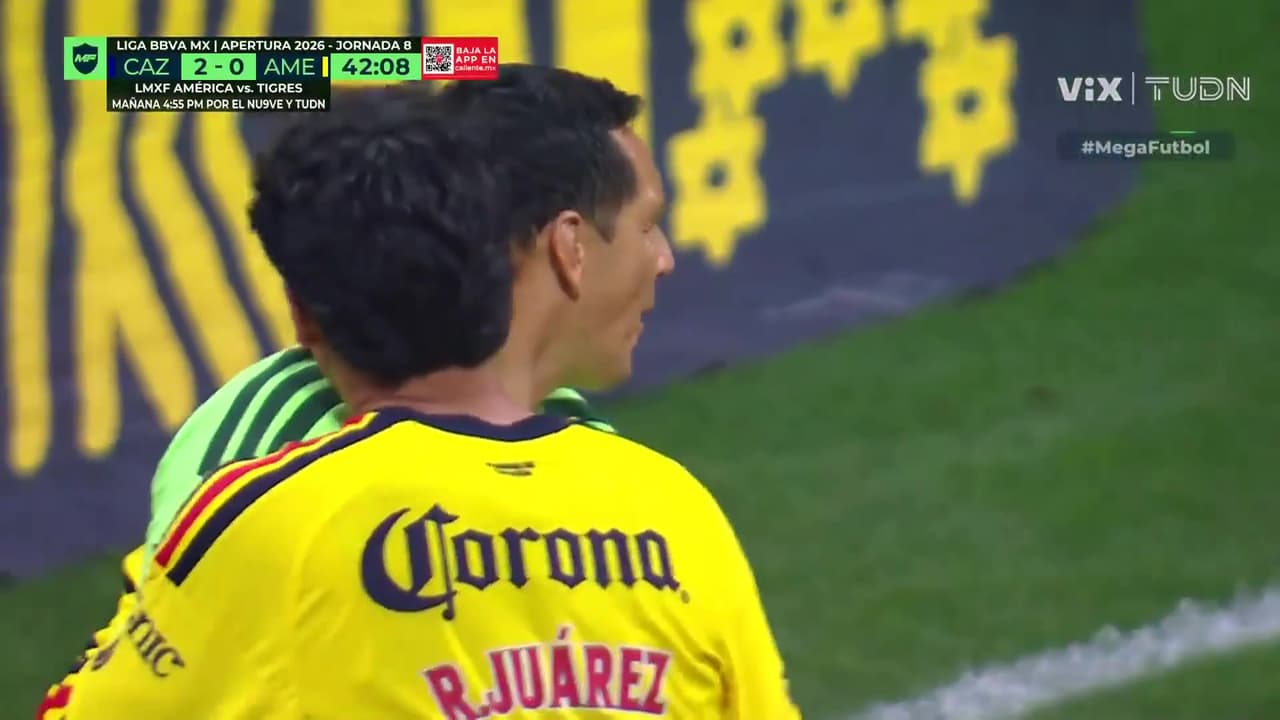 ¡Rodolfo Cota adivina y le detiene el penal a Nico Ibañez!