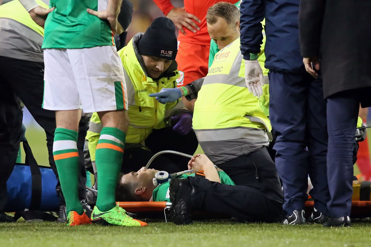 Los paramédicos debieron usar la camilla y brindar una mascarilla de oxígeno para ayudar a Coleman a respirar.