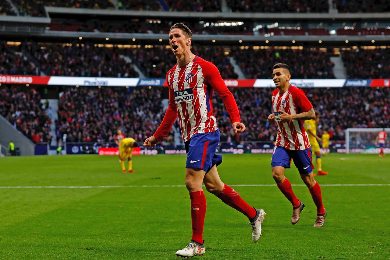 Fernando “El Niño” Torres se encargó de ampliar la ventaja al 73’.