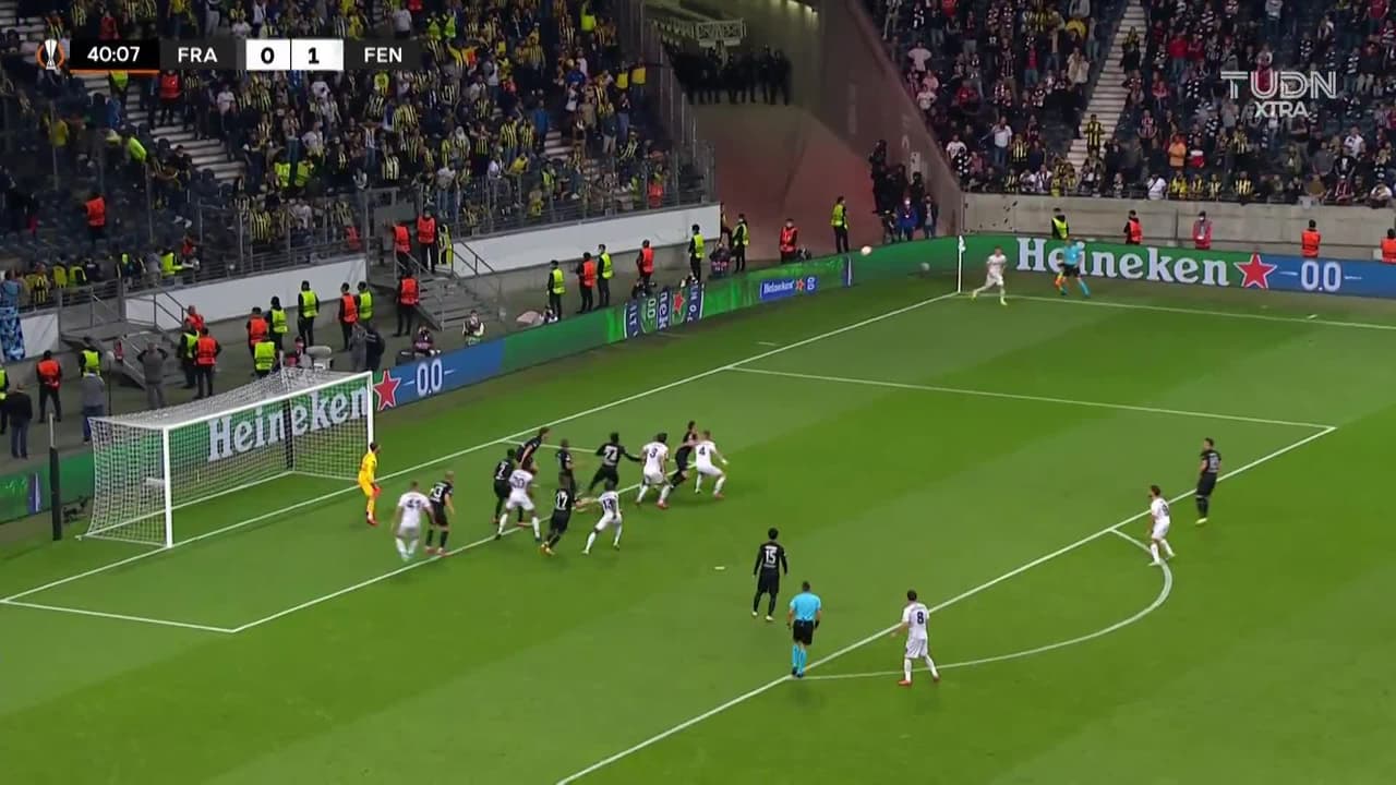 Eintracht ya lo empató: Lammers puso el 1-1 ante Fenerbahçe
