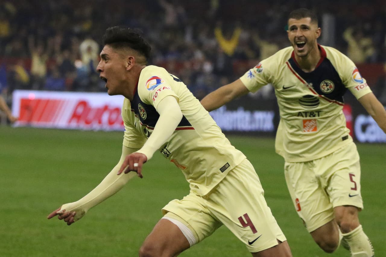 <b>Edson Álvarez (10)</b>. Es difícil otorgar una nota máxima pero Álvarez llegó sin marcar goles a este partido y se despachó con dos, y no solo eso, le valieron un título a las Águilas.