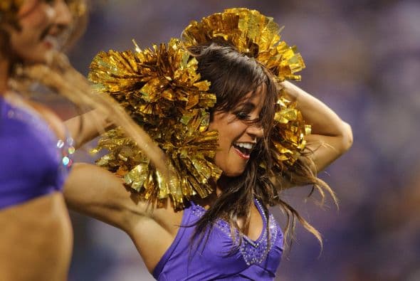 La chica más dulce, bailadora y candente de los Minnesota Vikings, ella es Pam, cheerleader de Pro Bowl 2014.