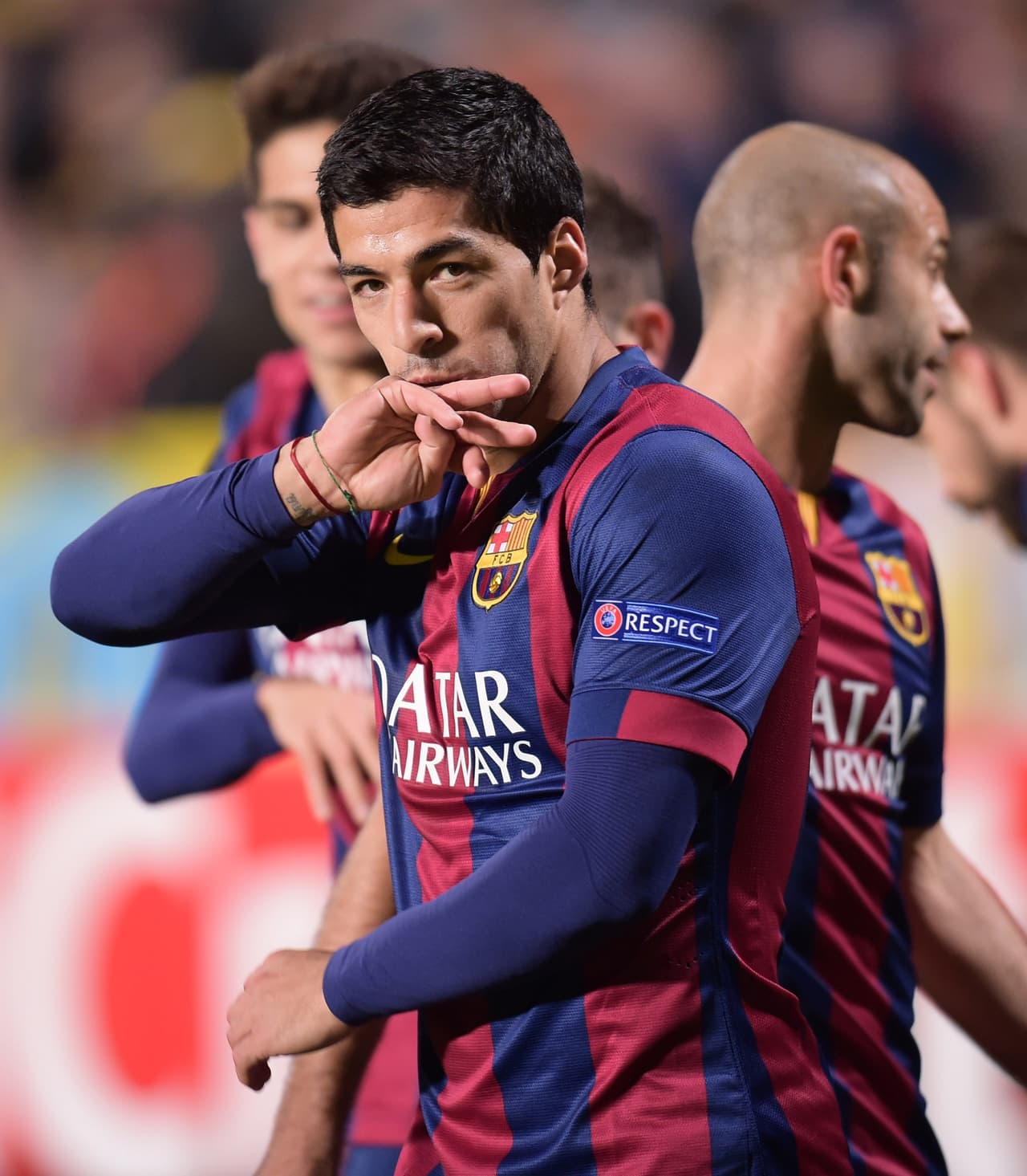 Lucho sorprendió con su casi inmediata adaptación al Barcelona y la fenomenal asociación que tiene con Messi y Neymar. Suárez sigue siendo el ‘depredador’ que brilló en la Premier League pues lleva 22 goles en la temporada y se ha hecho presente en los momentos más importantes de la misma. Ya fue el héroe en el derby español, ahora alza la mano para ser la estrella que dé la Champions a los blaugranas.