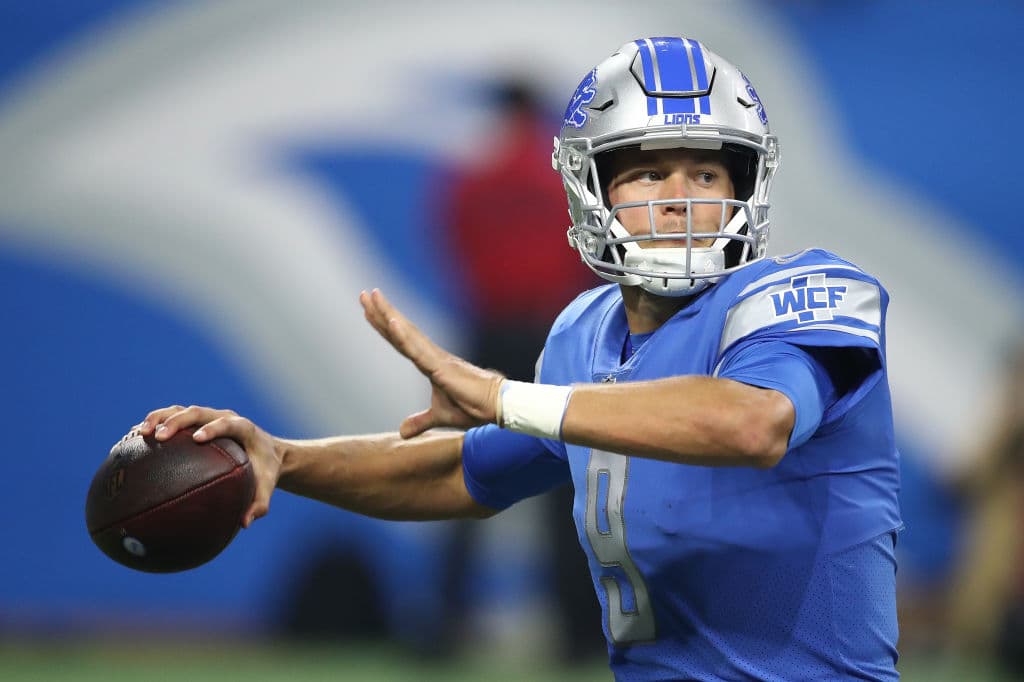 12)
<b>Matthew Stafford, Detroit Lions</b>. Es indudable que viene de un excelente año en 2017, respondiendo a la altura del cheque. La exigencia con Stafford es si podrá llevar a los Lions a los Playoffs.