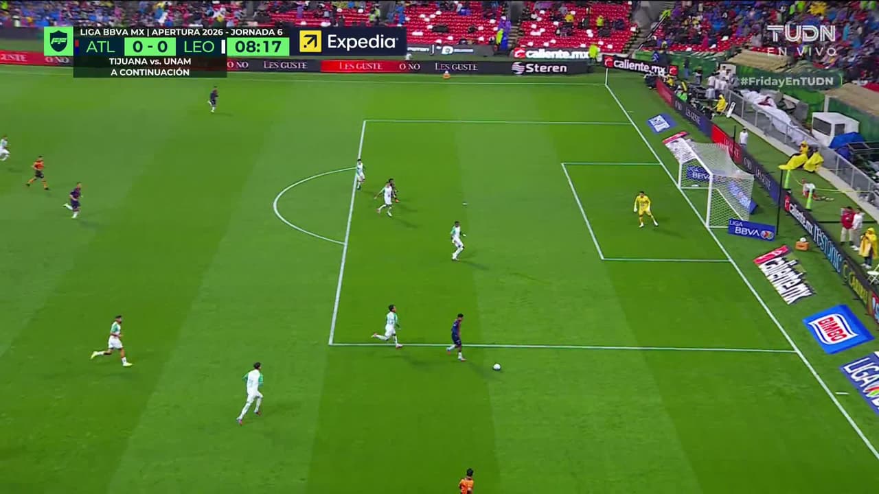 ¡PALO! Se salva el León en a penas 8 minutos