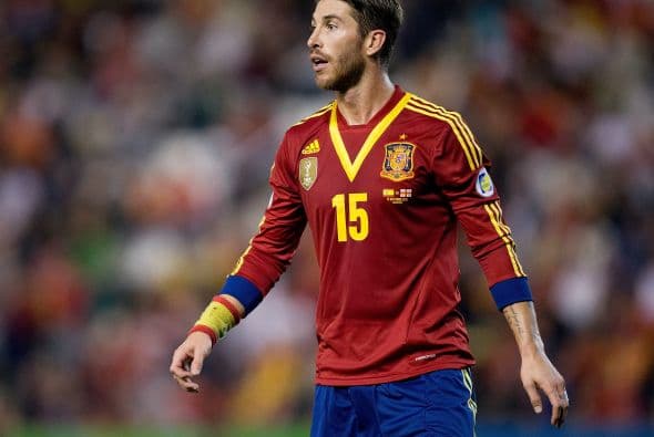 Himno de 'La Roja' para el Mundial, escrito y cantado por Sergio Ramos 