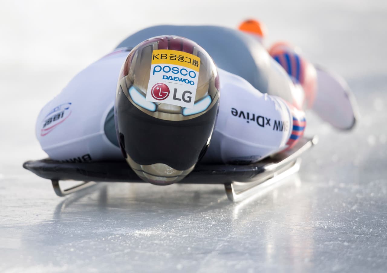 Otros simplemente buscan sorprender con diseños que a un modo 'futurista' sirvan para sorprender a propios y extraños.