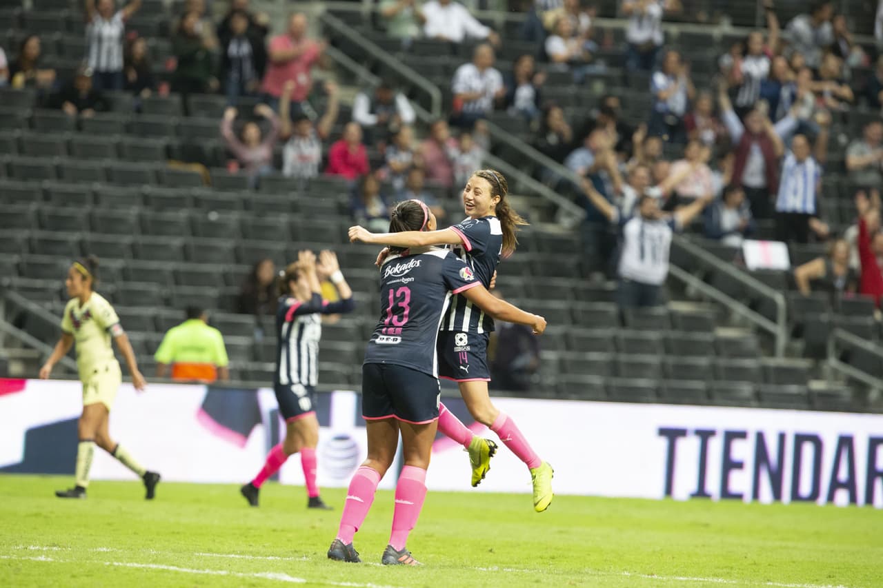 Valeria Valdez y Mónica Monsivais marcaron en el tirunfo de las Rayadas para avanzar a la Final.