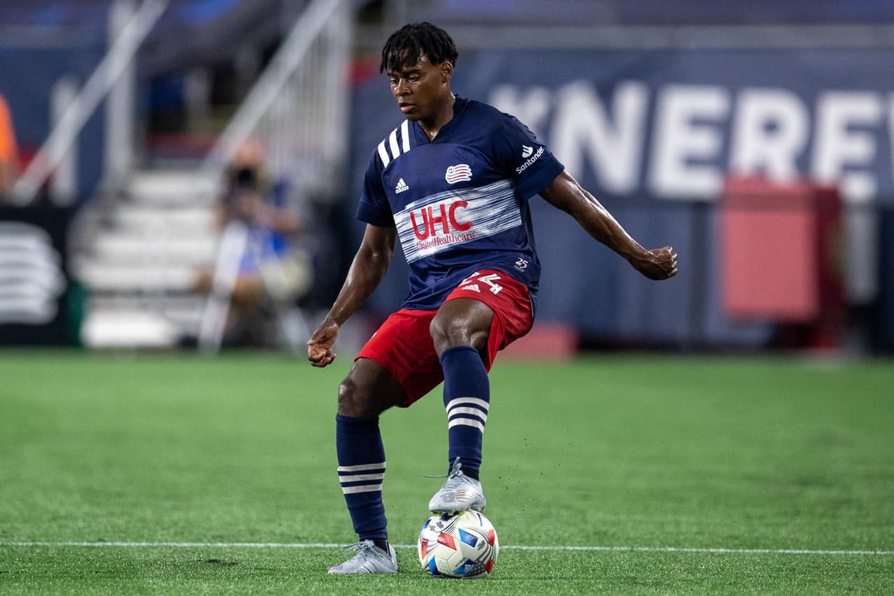 DeJuan Jones representa la solidez de New England Revolution en el fondo de la cancha.
<br>