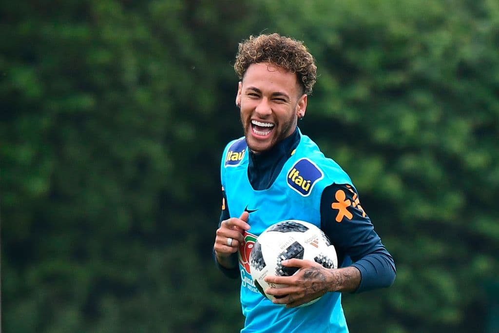 En mayo volvió al fútbol con su selección y allí su semblante cambió por completo. El mundo soñaba con que esta nueva etapa de Neymar sería un impulso para sobresalir a nivel de la máxima estrella.