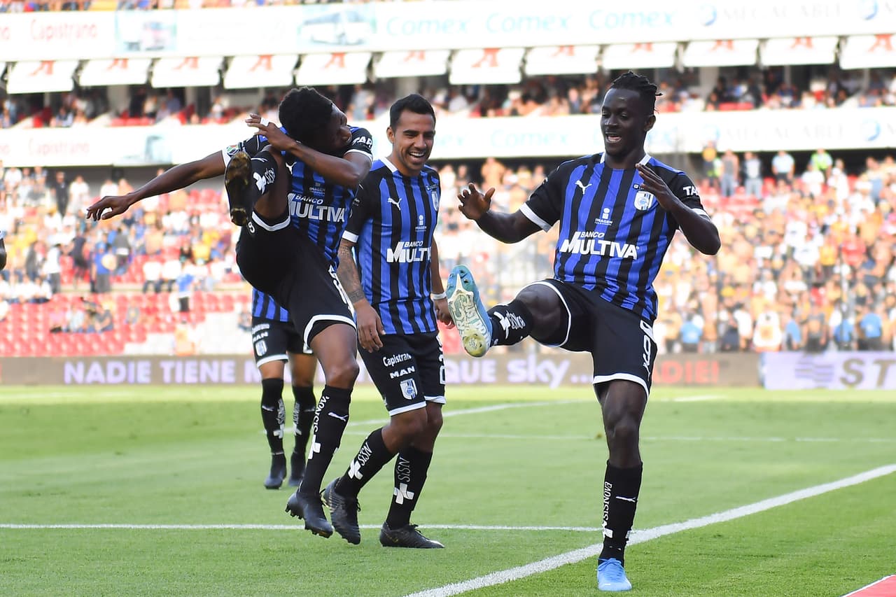 Con goles de Jordan Sierra (26), Aké Loba (29) y Enrique Triverio (82), Querétaro golea y se lleva los tres puntos en casa.