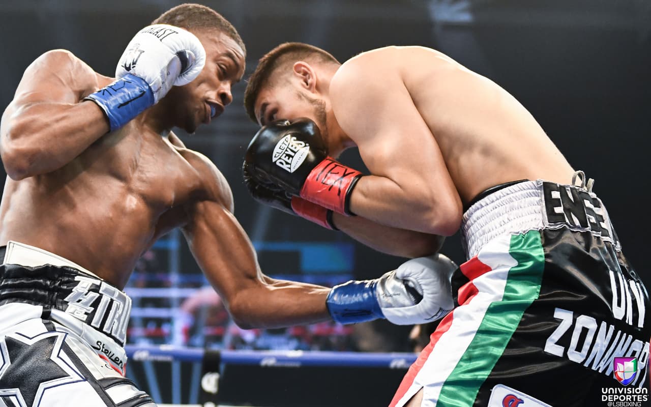 Errol Spence Jr. (24-0, 21 KOs) no tuvo ningún problema ante el mexicano Carlos Ocampo, quien fue noqueado en el primer asalto. De esta forma, Spence Jr. defendió su cetro mundial wélter de la FIB.