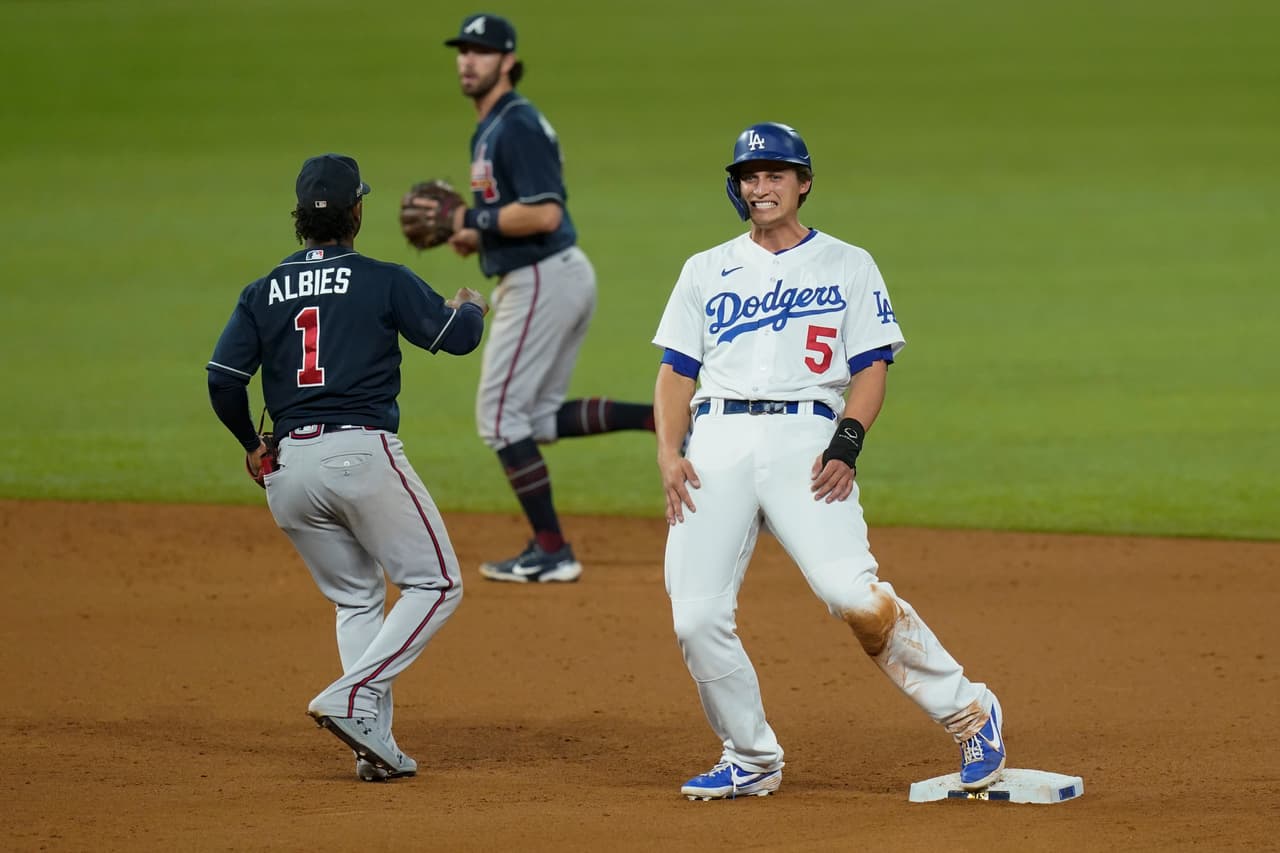Los Angeles Dodgers lograron mantener el juego empatado duarnte 8 entradas y en la novena, los Braves se separaron al marcar cuatro carreras y firmar su victoria 5-1.