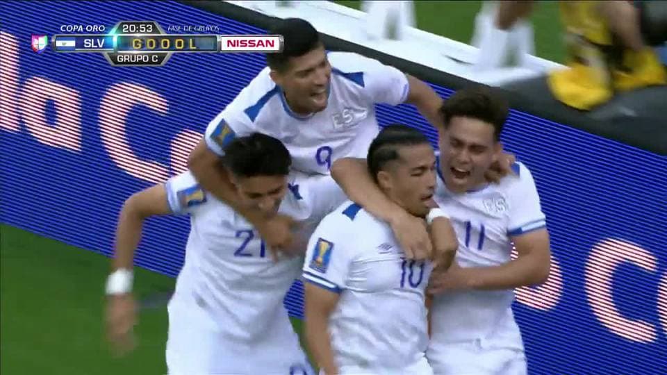 Goooolll!! Gerson Mayen mete el balón y marca para El Salvador