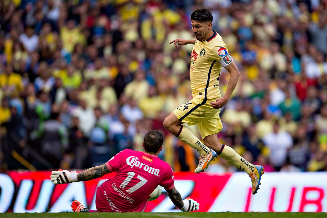 Oribe Peralta.- El delantero no pudo aprovechar als jugadas que sus compañeros le asistían, teniendo la más clara en un pase filtrado que Campestrini supo leer de maravilla, saliendo de manera valiente para detener el balón con el hombro e impedir que anotara Oribe Peralta.