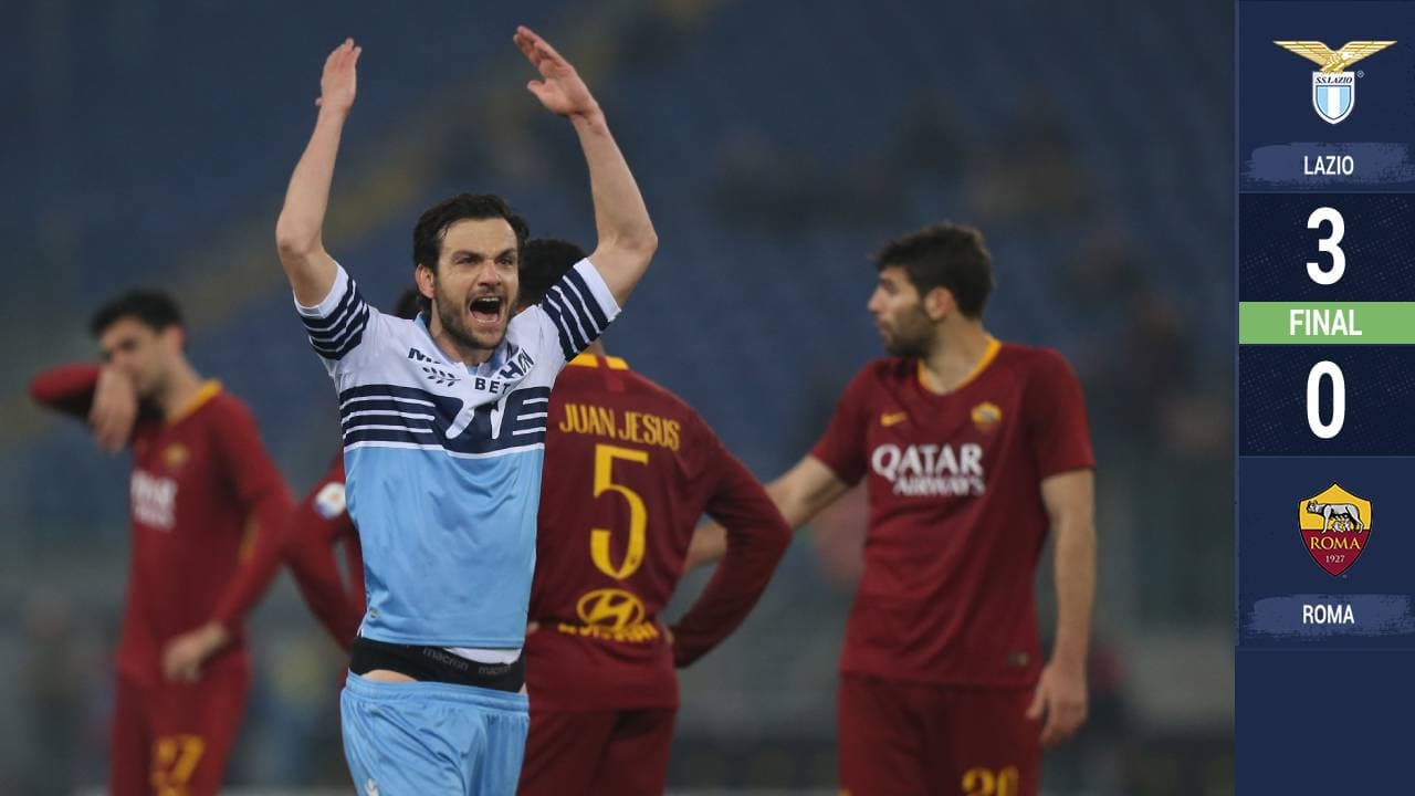 Los jugadores de la Lazio celebran el abultado triunfo.