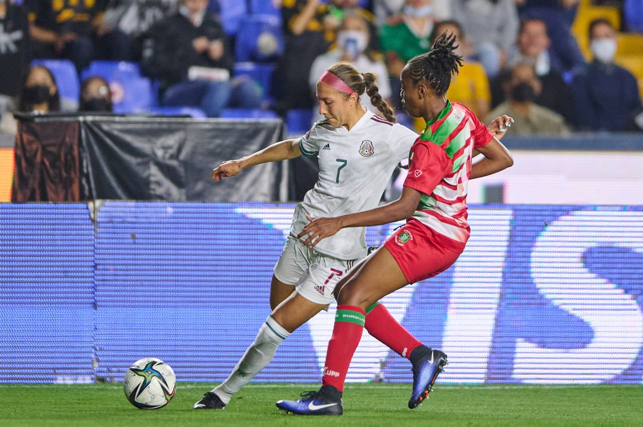 Arranca la jornada dos del premundial femenil y México arrolla 9-0 a la selección de Surinam.