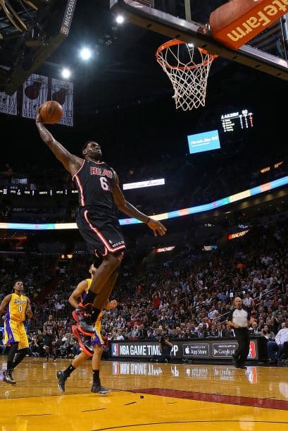 LeBron James es el número de 1 de la lista de los deportistas más completos.