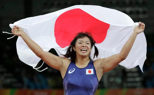 Risako Kawai gana el oro en lucha femenil 63 kg