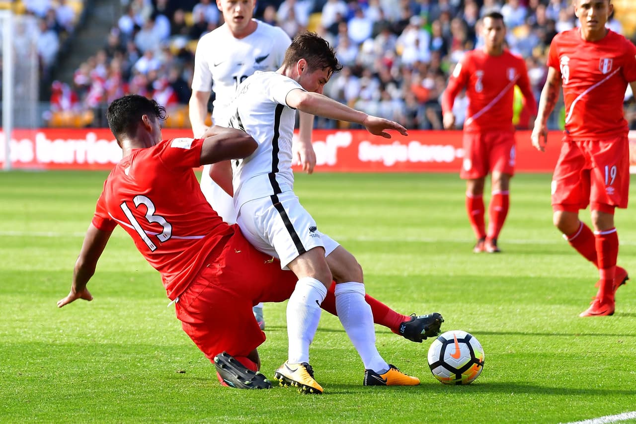 De hecho, en los primeros minutos del encuentro Nueva Zelanda tuvo mayor control del balón sorprendiendo al seleccionado sudamericano.