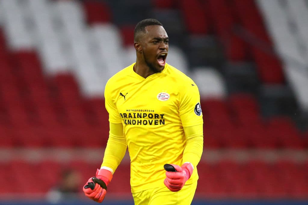 El Ajax, con doblete de Sébastien Haller, dejó en cuartos de final al PSV Eindhoven y pasa a la Semifinal de la Copa de Holanda. El mexicano Edson Álvarez fue titular durante todo el encuentro, mientras que el 'Guti' Galaviz, no tuvo minutos en cancha.