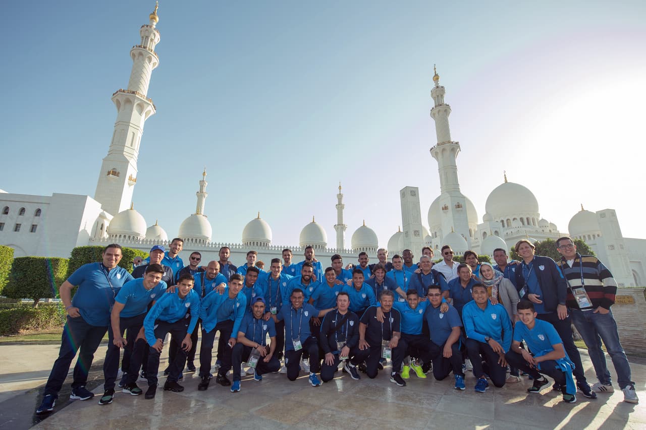 Los jugadores de Pachuca aprovecharon su presencia en Emiratos Árabes Unidos, donde se encuentran por el Mundial de Clubes, para visitar la Gran Mezquita de Abu Dhabi, previo a su partido del sábado contra Wydad Casablanca.