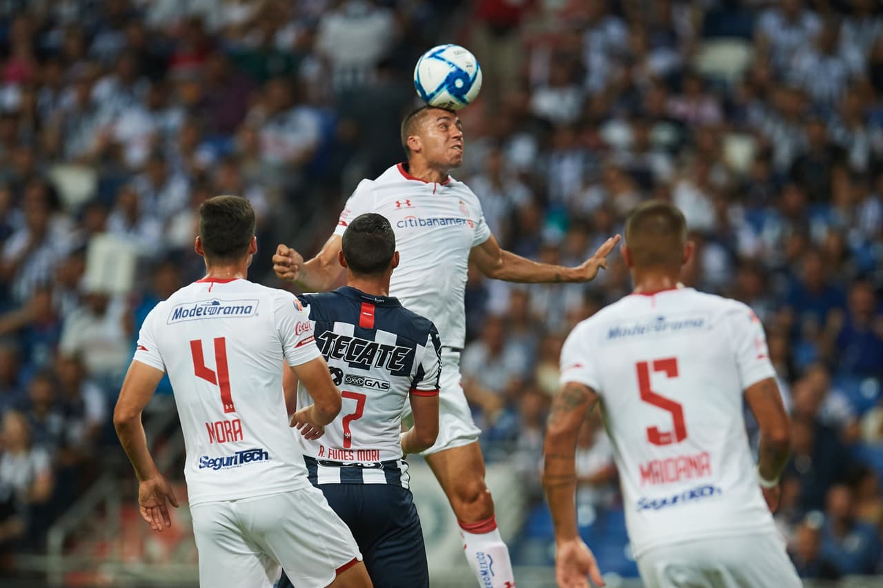 Pese a la intensidad del partido, Rayados generaba una mayor sensación de peligro.