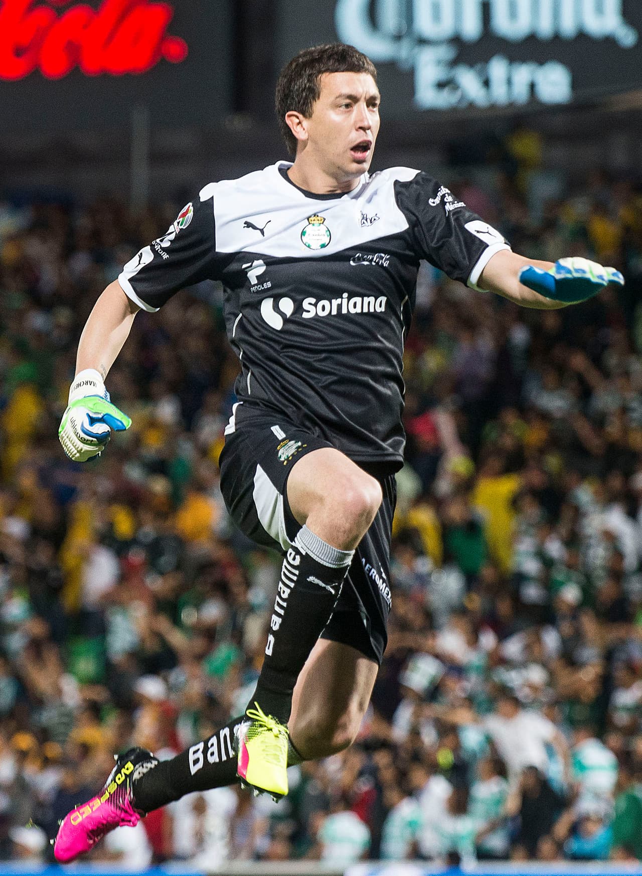 PORTERO - Agustín Marchesín, Santos.- El arquero de la Comarca Lagunera suma 60 puntos en el Univision Deportes Fantasy, mientras que su valor es de $4.8 millones.