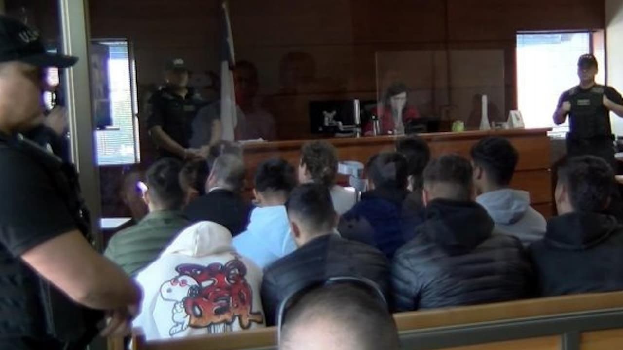 Arrestan a nueve futbolistas en Chile acusados de violar a una mujer en 2021