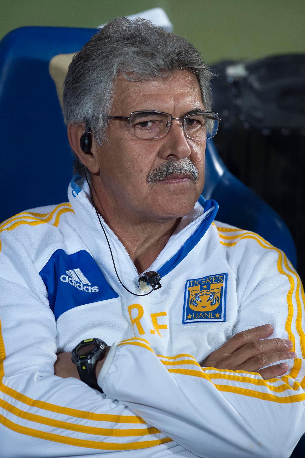 El Villano.- A pesar de que logró que su equipo levantara el trofeo de Campeón del Apertura 2015, el villano de este encuentro fue Ricardo Ferretti, ya que hizo un mal planteamiento con su equipo al intentar defender la ventaja que tenía, realizando cambios que mermaron la ofensiva de los Tigres.