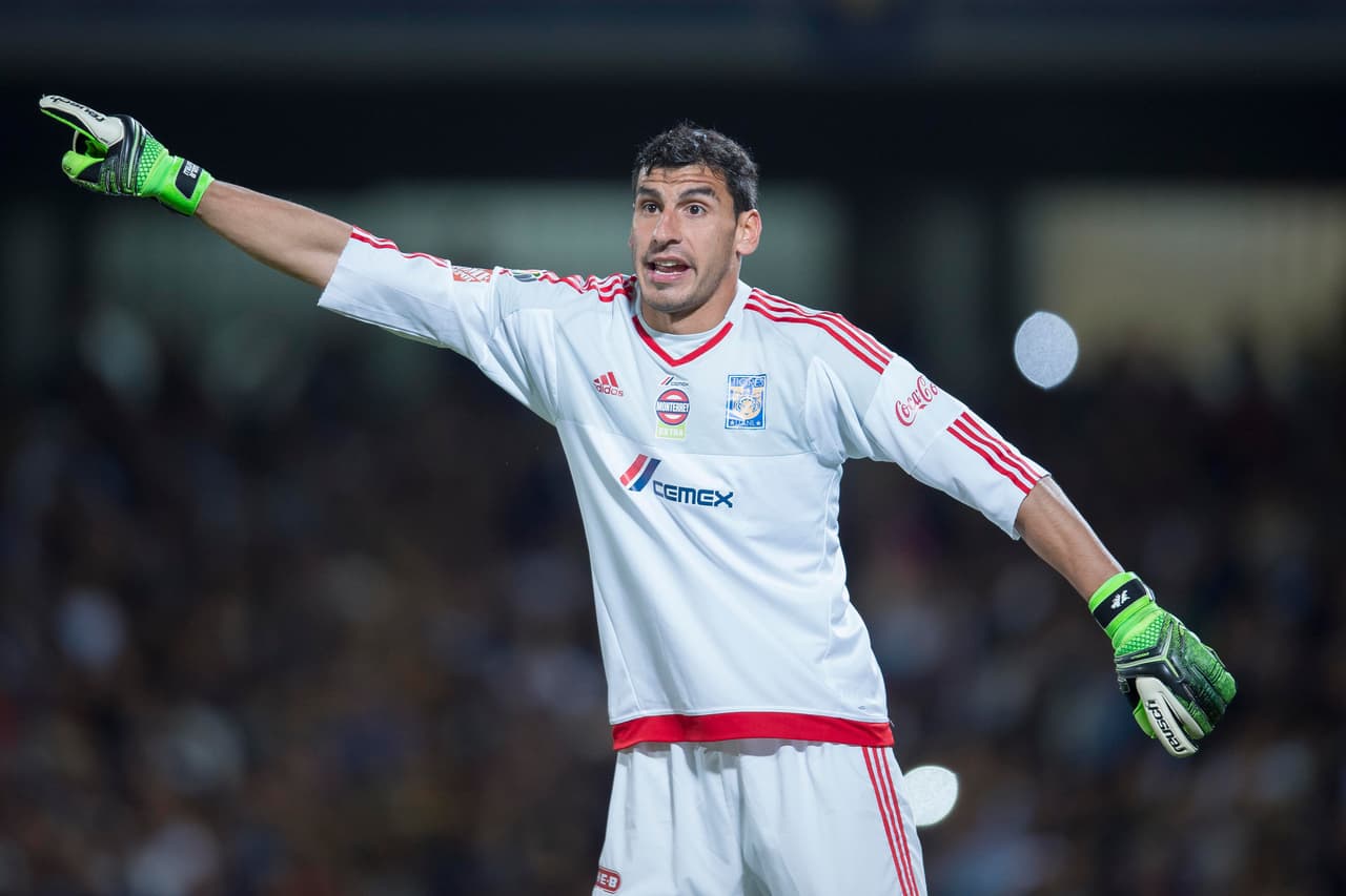 El portero de Tigres demostró un bajo nivel en este partido, ya que pudo haber hecho un poco más para impedir en varias ocasiones los goles que el conjunto de los Pumas le marcó en Ciudad Universitaria.