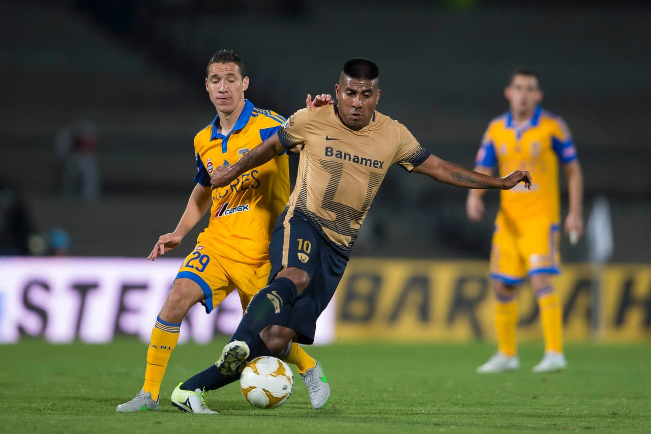El Desaparecido.- Emmanuel Ludueña no pudo lucir en este encuentro, el "Hachita" inició el partido y salió de cambio al minuto 83, donde su talentosa pierna no pudo hacer la diferencia en el partido, a diferencia del jugador que ingresó en su lugar, Silvio Torales, que con menos de un minuto en el terreno de juego marcó el tercer gol y que le daba el empate temporal en la Final del A2015.