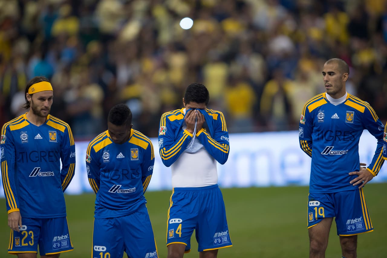 Tigres cayó jugando con ocho hombres: fueron expulsados Nahuel Guzmán, Damián Álvarez y Darío Burbano.