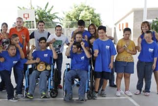 David 'Tornado' Sánchez en labores altruistas